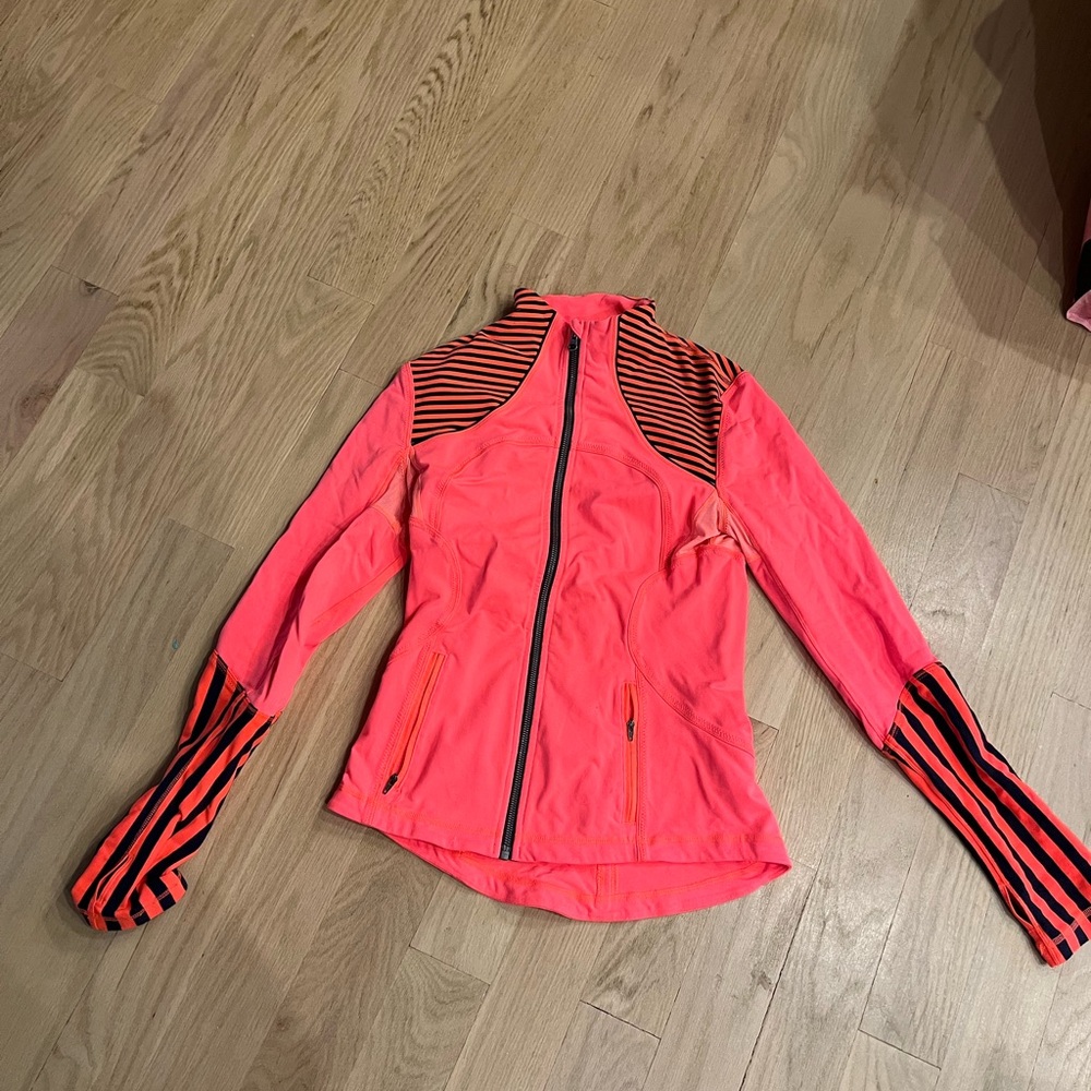 Size 6 lululemon jacket